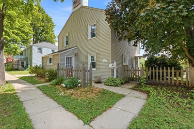 /international/us/5594-arrowwood-st-milwaukee-wi-110108985398/