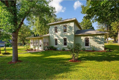 /international/us/219-davis-street-le-sueur-mn-110106260054/