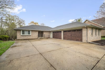 /international/us/10928-w-church-st-franklin-wi-110107489174/