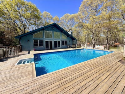 /international/us/43b-old-squires-road-hampton-bays-ny-110107285615/