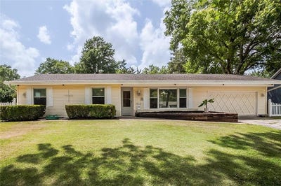 /international/us/8112-dearborn-drive-prairie-village-ks-110100985498/