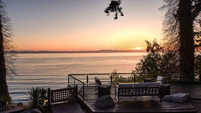 /international/us/329-gulf-view-cres-point-roberts-wa-110102471943/