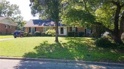 /international/us/2702-dumfries-road-greensboro-nc-110101144737/