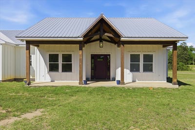 /international/us/2887-magnolia-blossom-lane-marianna-fl-110107486382/