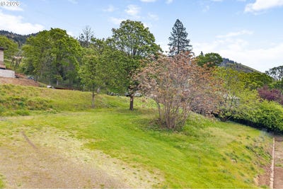 /international/us/lot-off-vine-st-whitesalmon-wa-110101855630/