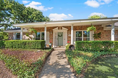 /international/us/1317-wade-drive-bedford-tx-110120455975/