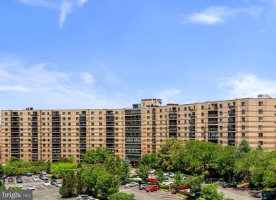 /international/us/8340-greensboro-drive-mclean-va-110108504537/