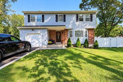 /international/us/133-n-titmus-drive-mastic-ny-110120517231/