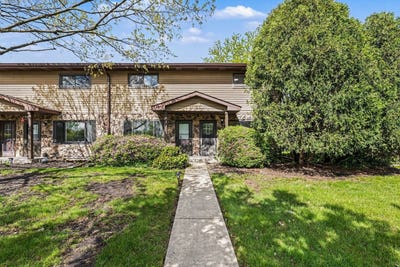 /international/us/151-s-ruga-court-addison-il-110107786764/