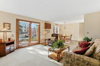 /international/us/1581-wheelock-lane-saint-paul-mn-110105842663/