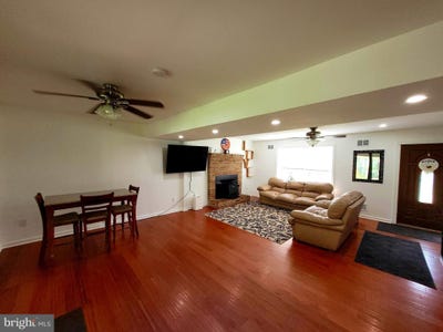 /international/us/104-chinkapin-avenue-williamstown-nj-110100894418/