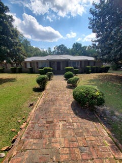 /international/us/122-w-boyce-street-manning-sc-110106703636/