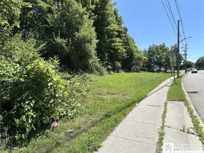 /international/us/foote-avenue-jamestown-ny-110101020123/