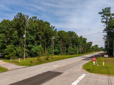 /international/us/asheville-highway-campobello-sc-110108626571/