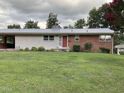 /international/us/104-royce-st-street-greeneville-tn-110101436671/