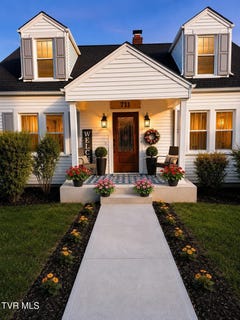 /international/us/711-carson-greeneville-tn-110108389713/
