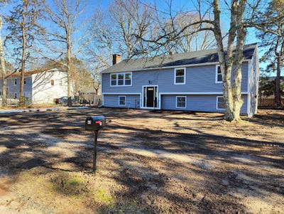 /international/us/49-captain-besse-road-south-yarmouth-ma-110107072265/