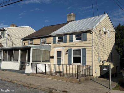 /international/us/20-walnut-street-phoenixville-pa-110120561540/
