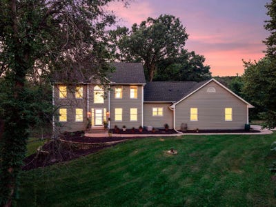 /international/us/8891-90th-court-way-northfield-mn-110119346040/