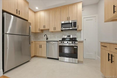 /international/us/43-new-hyde-park-road-garden-city-ny-110109119768/
