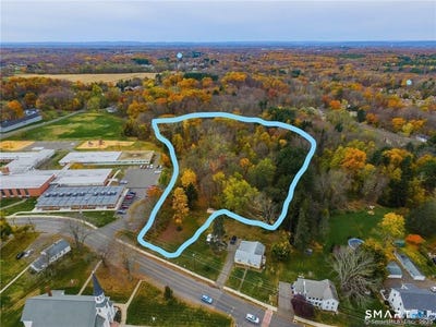 /international/us/4-rye-street-east-windsor-ct-110107805266/