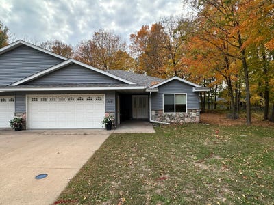 /international/us/147-royal-oak-drive-balsam-lake-wi-110109347525/