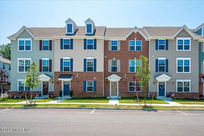 /international/us/220-anchor-way-aberdeen-nj-110109210951/