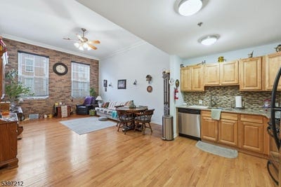 /international/us/19-market-st-paterson-city-nj-110108180131/