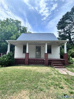 /international/us/213-pennington-street-south-hill-va-110108616324/