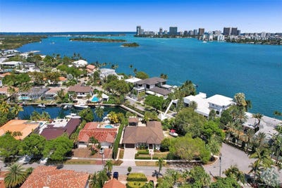 /international/us/13105-biscayne-island-ter-north-miami-fl-110107519855/