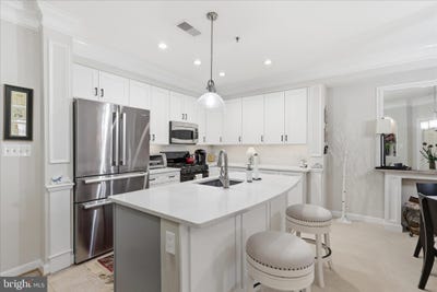 /international/us/10328-sager-avenue-fairfax-va-110108546549/