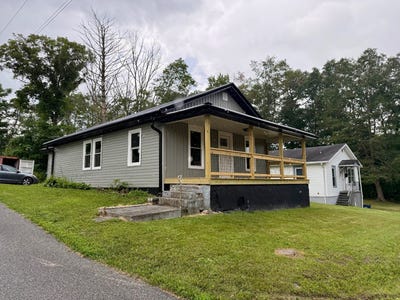 /international/us/222-grove-ave-beckley-wv-110107957553/