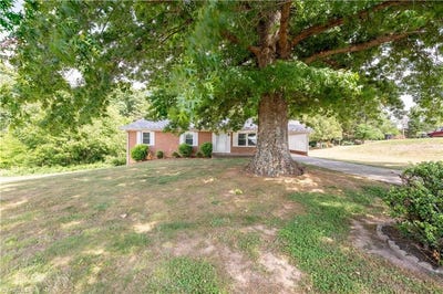 /international/us/6221-salem-chapel-road-walnut-cove-nc-110108061190/