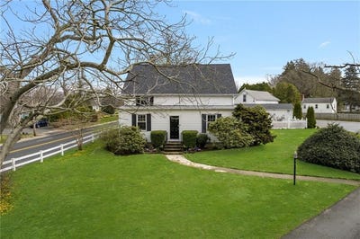 /international/us/599-e-main-road-middletown-ri-110107613874/