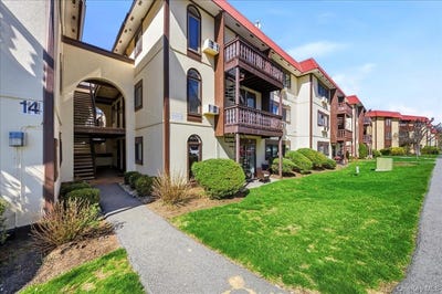 /international/us/14-granada-crescent-white-plains-ny-110107436738/