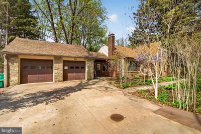 /international/us/10-pennsylvania-avenue-fairless-hills-pa-110107634301/