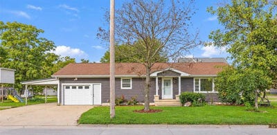/international/us/101-s-12th-ave-washington-ia-110120486682/