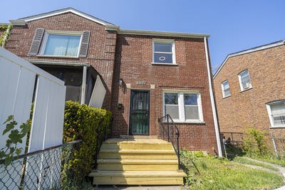 /international/us/734-e-105th-street-chicago-il-110107982366/