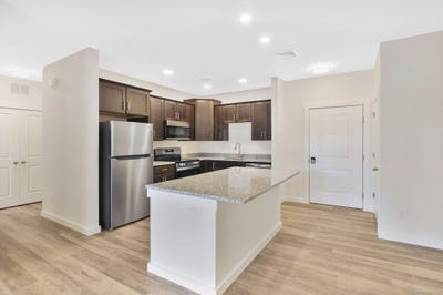 /international/us/280-salmon-brook-street-granby-ct-110107440968/