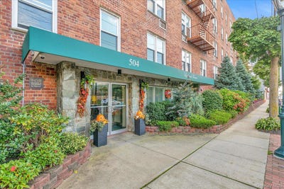 /international/us/504-merrick-road-lynbrook-ny-110106175491/