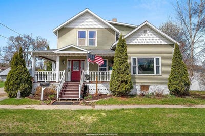 /international/us/230-pine-street-peshtigo-wi-110108470707/