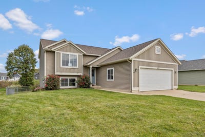 /international/us/5351-windfield-drive-allendale-mi-110120414977/