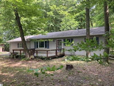 /international/us/653-s-morrison-road-west-branch-mi-110100333703/