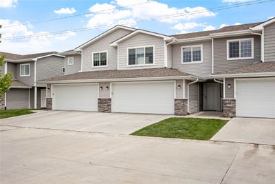 /international/us/754-ne-conner-court-waukee-ia-110107871239/