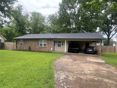 /international/us/820-n-miller-clarksville-ar-110108357927/