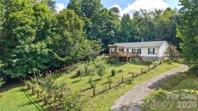 /international/us/25-asa-court-black-mountain-nc-110119520529/