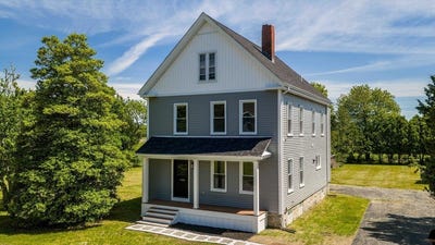 /international/us/1128-old-plainville-rd-new-bedford-ma-110109115402/