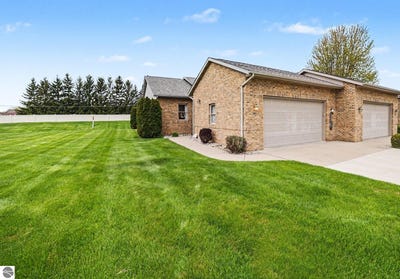 /international/us/2770-sable-court-mt-pleasant-mi-110107877996/