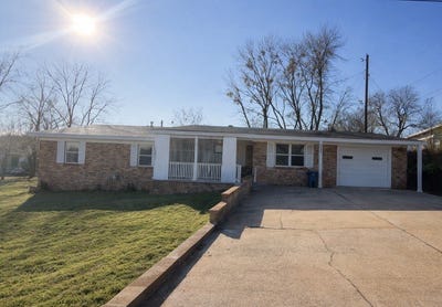 /international/us/1205-n-18th-street-ozark-ar-110104817139/