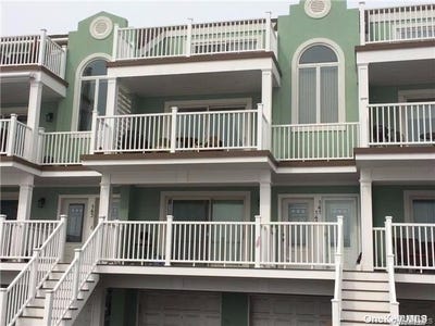/international/us/143-w-broadway-long-beach-ny-110109214476/